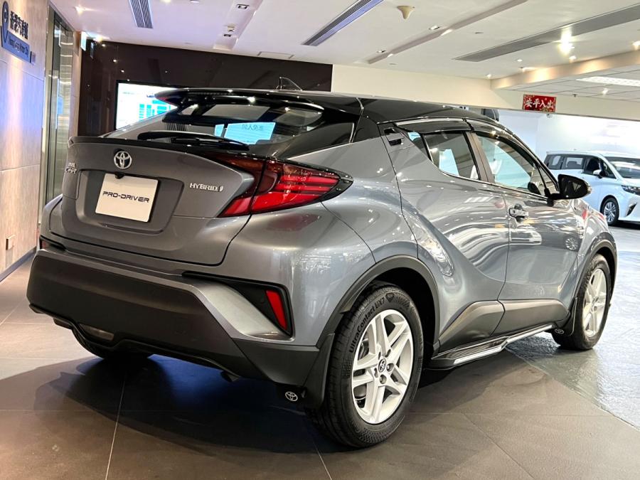 CH-R HYBRID - Image 2